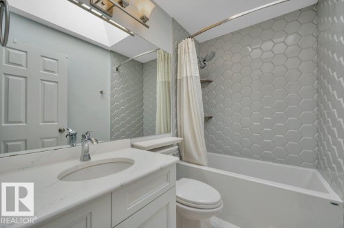 totally renovated! - 568 Buchanan Road Nw, Edmonton, AB - Indoor Photo Showing Bathroom
