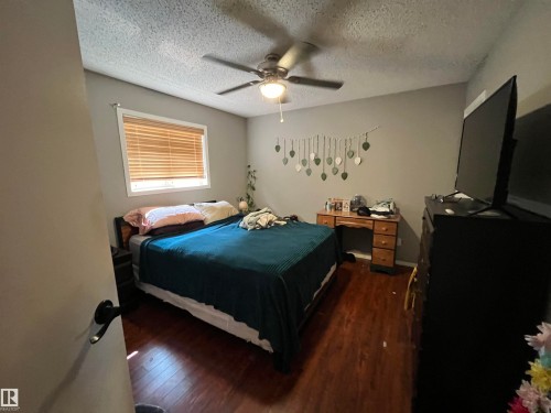 4512 49 Avenue, Cold Lake, AB - Indoor Photo Showing Bedroom