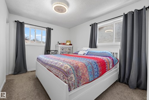 3612 18 Avenue Nw, Edmonton, AB - Indoor Photo Showing Bedroom