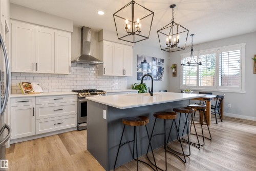 23 Jamison Crescent, St. Albert, AB - Indoor Photo Showing Kitchen With Upgraded Kitchen