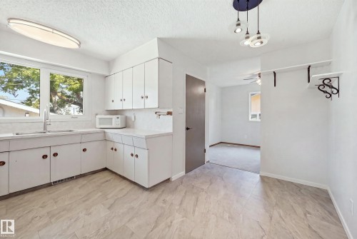 5210 43 Avenue, Leduc, AB 