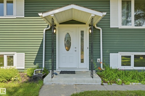 5210 43 Avenue, Leduc, AB 