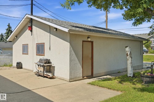 5210 43 Avenue, Leduc, AB 