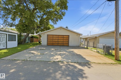 5210 43 Avenue, Leduc, AB 
