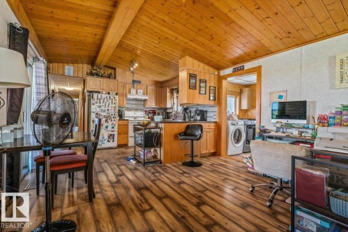 54115 Range Road 270, Rural Sturgeon County, AB - Indoor