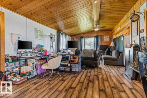 54115 Range Road 270, Rural Sturgeon County, AB - Indoor
