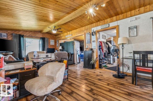 54115 Range Road 270, Rural Sturgeon County, AB - Indoor