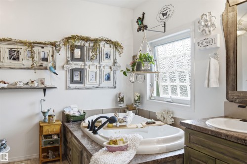 #116 59526 Hwy 657, Rural Bonnyville M.D., AB - Indoor Photo Showing Bathroom