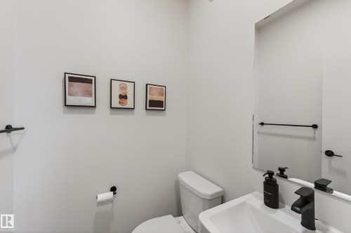 512 37 Street Sw, Edmonton, AB - Indoor Photo Showing Bathroom