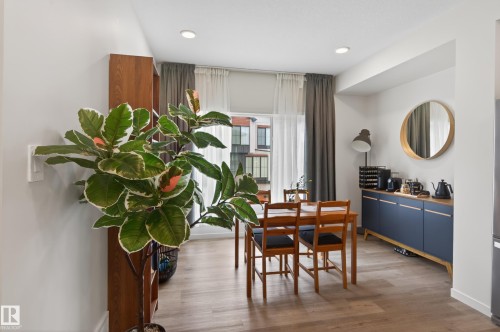 512 37 Street Sw, Edmonton, AB - Indoor Photo Showing Dining Room