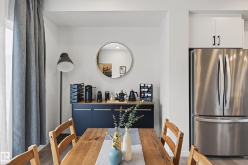 512 37 Street Sw, Edmonton, AB - Indoor Photo Showing Dining Room