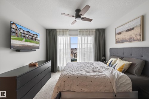 512 37 Street Sw, Edmonton, AB - Indoor Photo Showing Bedroom