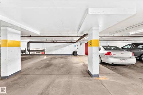 #147 - #230 10160 114 St Nw, Edmonton, AB - Indoor Photo Showing Garage