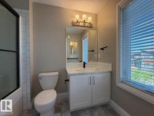 2616 Price Common Sw, Edmonton, AB - Indoor Photo Showing Bathroom