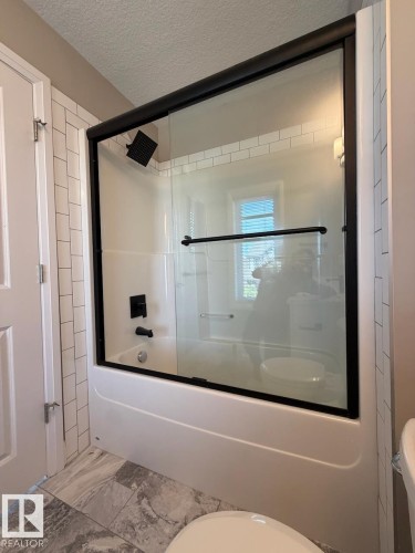 2616 Price Common Sw, Edmonton, AB - Indoor Photo Showing Bathroom
