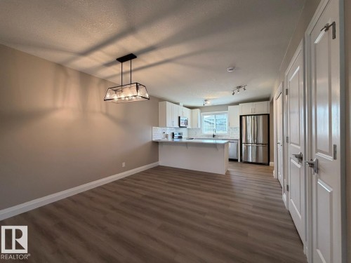 2616 Price Common Sw, Edmonton, AB - Indoor