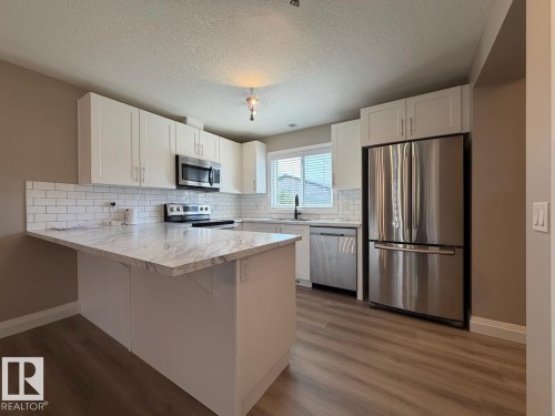 2616 Price Common Sw, Edmonton, AB - Indoor Photo Showing Kitchen With Upgraded Kitchen
