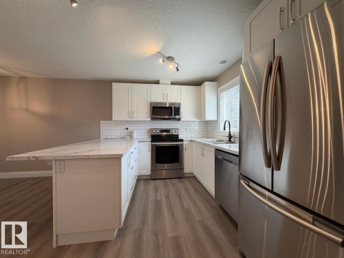 2616 Price Common Sw, Edmonton, AB - Indoor Photo Showing Kitchen