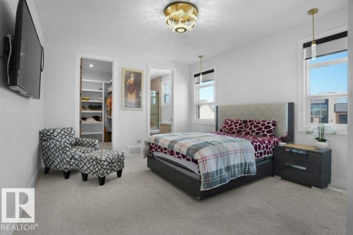 5104 Woolsey Link Nw, Edmonton, AB - Indoor Photo Showing Bedroom