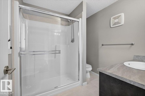 632 42 Avenue Nw, Edmonton, AB - Indoor Photo Showing Bathroom