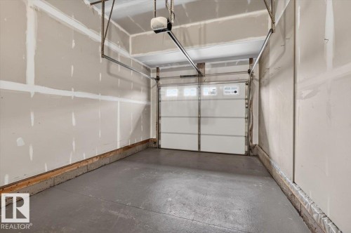632 42 Avenue Nw, Edmonton, AB - Indoor Photo Showing Garage
