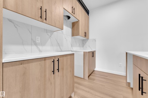 6371 King Wynd Sw, Edmonton, AB - Indoor