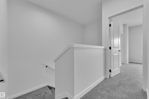 6371 King Wynd Sw, Edmonton, AB - Indoor Photo Showing Other Room