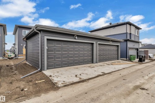 6371 King Wynd Sw, Edmonton, AB - Outdoor