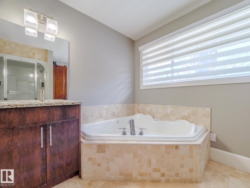 #80 23333 Wye Rd, Rural Strathcona County, AB - Indoor Photo Showing Bathroom