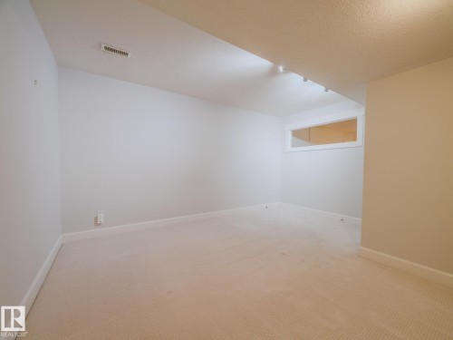 #80 23333 Wye Rd, Rural Strathcona County, AB - Indoor Photo Showing Other Room