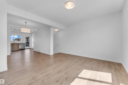 22711 84 Avenue Nw, Edmonton, AB - Indoor Photo Showing Other Room