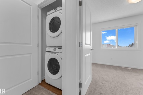22711 84 Avenue Nw, Edmonton, AB - Indoor Photo Showing Laundry Room