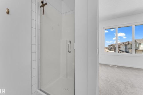 22711 84 Avenue Nw, Edmonton, AB - Indoor Photo Showing Bathroom