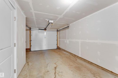 22711 84 Avenue Nw, Edmonton, AB - Indoor Photo Showing Garage