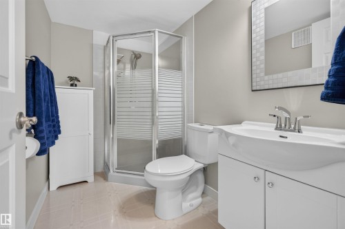 #302 11020 19 Av Nw, Edmonton, AB - Indoor Photo Showing Bathroom