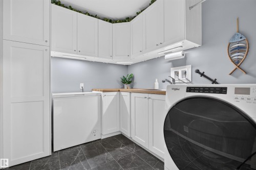 #302 11020 19 Av Nw, Edmonton, AB - Indoor Photo Showing Laundry Room