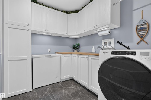 #302 11020 19 Av Nw, Edmonton, AB - Indoor Photo Showing Laundry Room