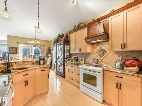 51 Kendall Crescent, St. Albert, AB - Indoor Photo Showing Kitchen