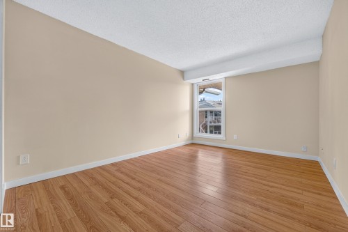 #104 2204 118 St Nw, Edmonton, AB - Indoor Photo Showing Other Room
