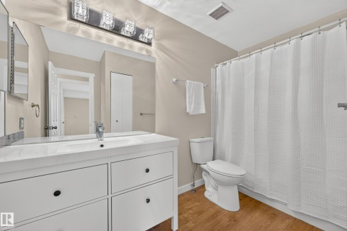 #104 2204 118 St Nw, Edmonton, AB - Indoor Photo Showing Bathroom