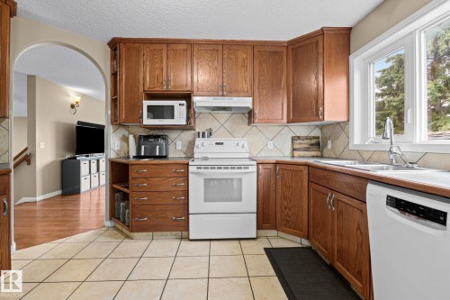 4712 48 Street, Onoway, AB - Indoor Photo Showing Kitchen With Double Sink