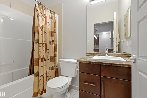 #120 320 Ambleside Link Li Sw, Edmonton, AB - Indoor Photo Showing Bathroom