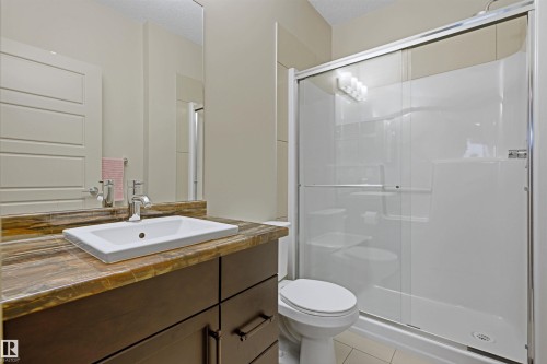 #120 320 Ambleside Link Li Sw, Edmonton, AB - Indoor Photo Showing Bathroom