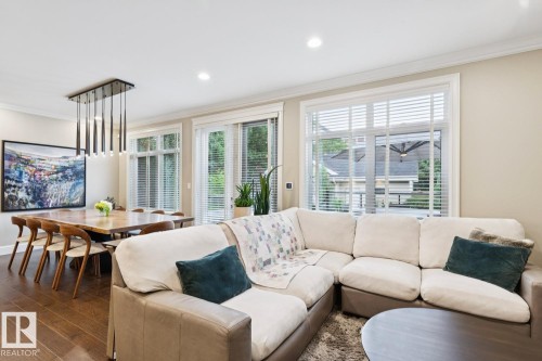 8927 117 Street Nw, Edmonton, AB - Indoor Photo Showing Living Room
