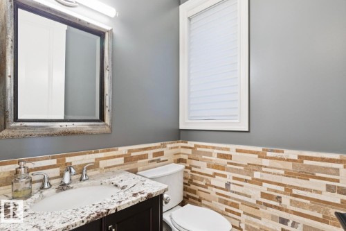 8927 117 Street Nw, Edmonton, AB - Indoor Photo Showing Bathroom