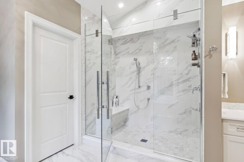 8927 117 Street Nw, Edmonton, AB - Indoor Photo Showing Bathroom