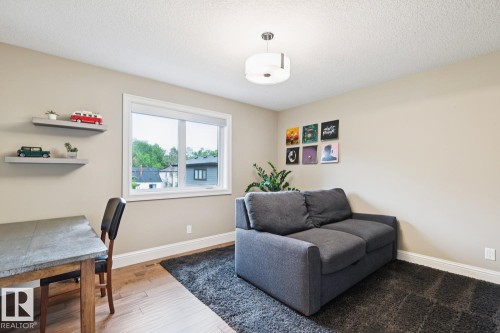 8927 117 Street Nw, Edmonton, AB - Indoor