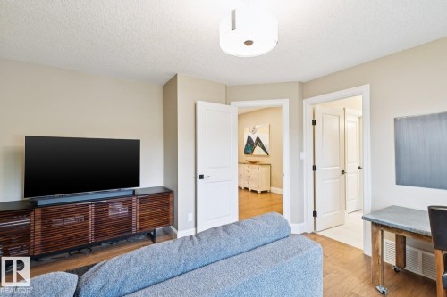 8927 117 Street Nw, Edmonton, AB - Indoor Photo Showing Bedroom