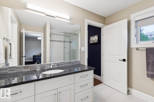 8927 117 Street Nw, Edmonton, AB - Indoor Photo Showing Bathroom