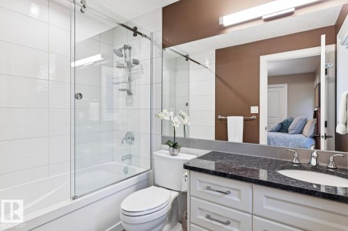 8927 117 Street Nw, Edmonton, AB - Indoor Photo Showing Bathroom